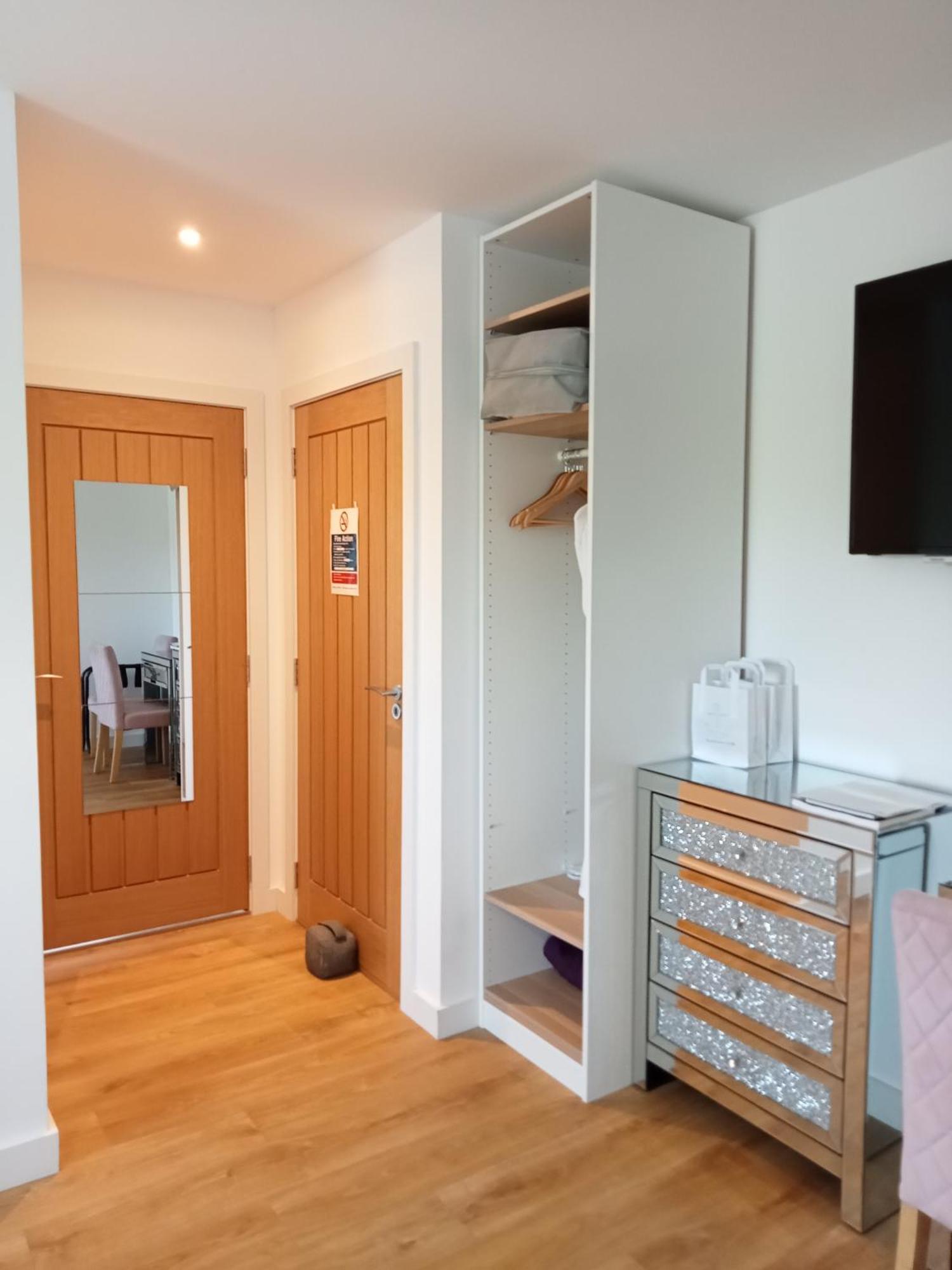 Flotnar Hus - Ensuite Rooms ケイス エクステリア 写真
